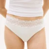 Bikinibroekje met kanten rand, 3-pack Bikinibroekje met kanten rand, 3-pack