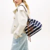 Bucketbag met scriptmonogram en Bretonse strepen Bucketbag met scriptmonogram en Bretonse strepen