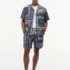 Camp-shirt met bandana-patchwork in klassieke pasvorm Camp-shirt met bandana-patchwork in klassieke pasvorm