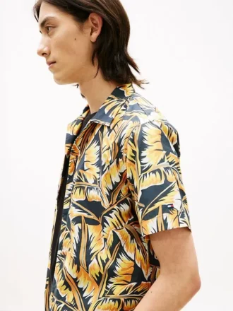Camp-shirt met palmbladprint en papierachtige textuur