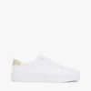 Canvas sneaker met metallic accenten Canvas sneaker met metallic accenten