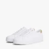 Canvas sneaker met metallic accenten Canvas sneaker met metallic accenten