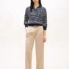 Chino met plooien en twill-structuur Chino met plooien en twill-structuur