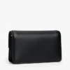 Clutch met monogram en klep in korrelleer Clutch met monogram en klep in korrelleer