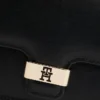 Clutch met monogram en klep in korrelleer Clutch met monogram en klep in korrelleer