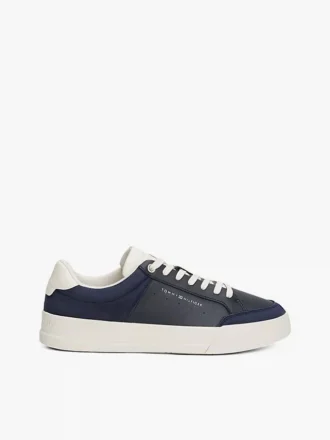 Court sneaker met logo in dezelfde kleur