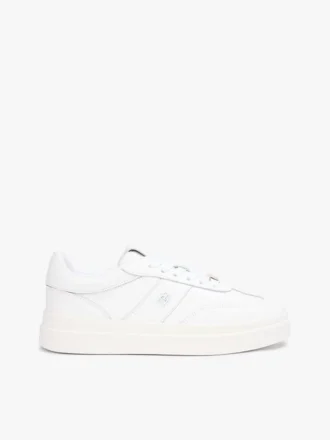 Court sneaker van generfd leer
