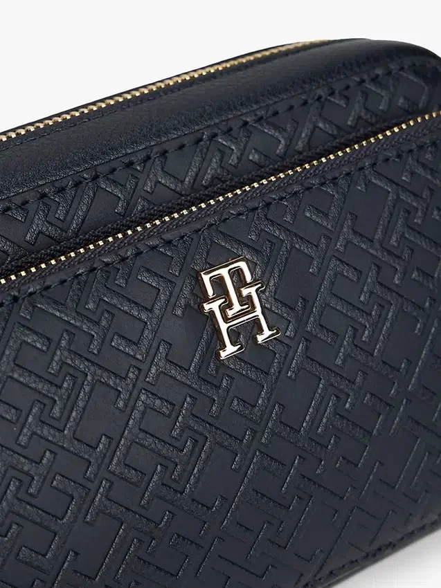 Crossbodytas met all-over reliëfmonogram Crossbodytas met all-over reliëfmonogram