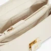 Crossbodytas met monogram en klepsluiting Crossbodytas met monogram en klepsluiting