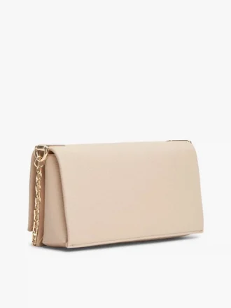 Crossbodytas met monogram, sluiting en kettingriem