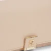 Crossbodytas met monogram, sluiting en kettingriem