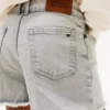 Denim short met onafgewerkte zoom voor kinderen Denim short met onafgewerkte zoom voor kinderen