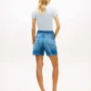 Denimshort met hoge taille en riem Denimshort met hoge taille en riem