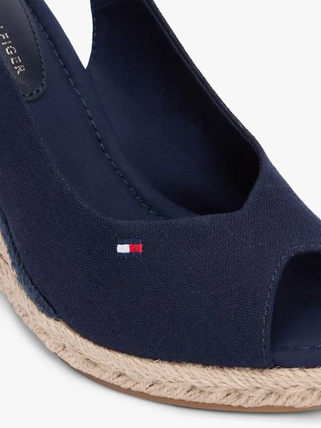 Espadrillesandalen met sleehak en slingback Espadrillesandalen met sleehak en slingback