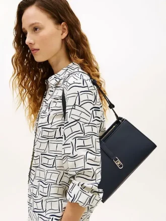 Gepolijste schoudertas met monogram