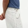 Gestreepte broek van katoen-linnenmix met riem Gestreepte broek van katoen-linnenmix met riem