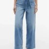 High-rise jeans met brede pijpen en riem High-rise jeans met brede pijpen en riem