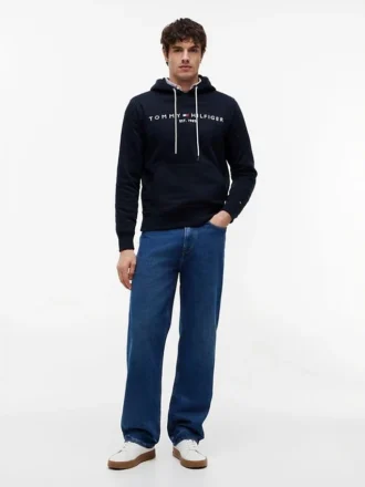 hoodie met geborduurd tommy logo 2 8 330x440 - Hoodie met geborduurd Tommy-logo