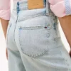 Jeans met ruwe zoom, hoge taille en wijde pijpen Jeans met ruwe zoom, hoge taille en wijde pijpen