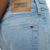 Kinderjeans met uitlopende pijpen en opgestikte zakken Kinderjeans met uitlopende pijpen en opgestikte zakken
