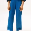 Kinderjeans met wijde pijpen en elastische tailleband Kinderjeans met wijde pijpen en elastische tailleband