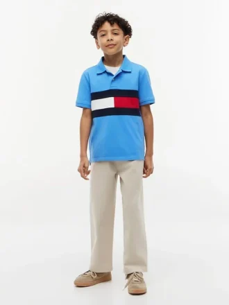 Kinderpolo met kleurblokken en vlaggenprint