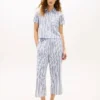 Korte pyjamaset met overhemd en broek Korte pyjamaset met overhemd en broek