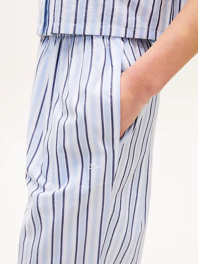 Korte pyjamaset met overhemd en broek Korte pyjamaset met overhemd en broek