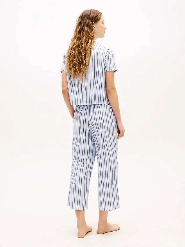 Korte pyjamaset met overhemd en broek Korte pyjamaset met overhemd en broek