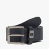 Leren riem met vierkante gesp en textuur Leren riem met vierkante gesp en textuur