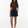 Lichtgewicht short met elastische tailleband Lichtgewicht short met elastische tailleband