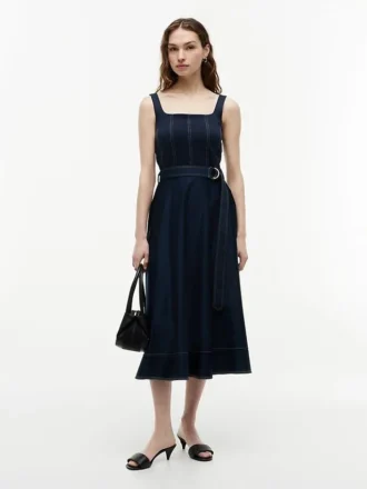 Midi-jurk met contrasterende stiksels en ceintuur met riemen Midi-jurk met contrasterende stiksels en ceintuur met riemen