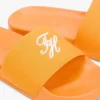 Poolslippers met geborduurd monogram Poolslippers met geborduurd monogram