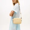 Raffia-schoudertas met monogramlogo Raffia-schoudertas met monogramlogo