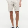 Regular Fit 9″ short met zeilvlagprint
