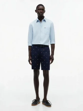 Regular Fit 9″ short met zeilvlagprint
