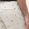 Regular Fit 9″ short met zeilvlagprint