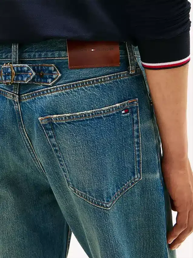 Relaxed jeans met gesp Relaxed jeans met gesp