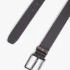 Riem van glad leer met vierkante gesp Riem van glad leer met vierkante gesp