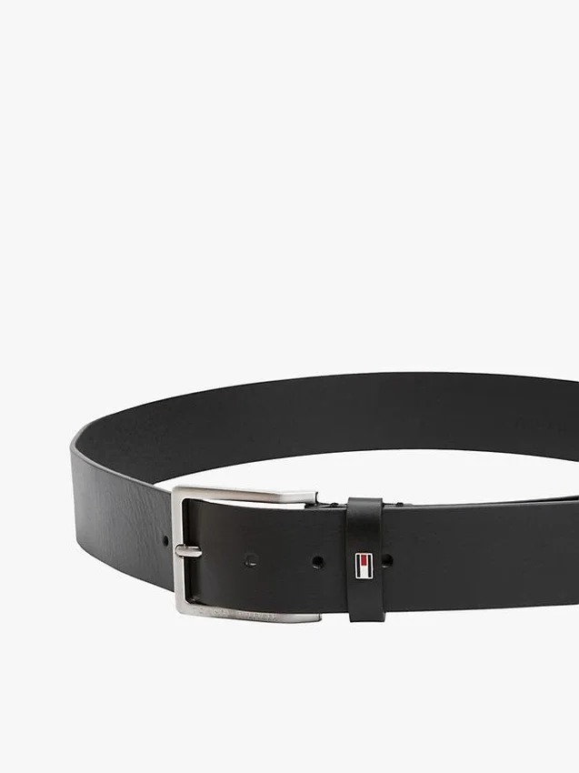 Riem van glad leer met vierkante gesp Riem van glad leer met vierkante gesp