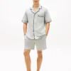 Set met shirt met korte mouwen en korte pyjama Set met shirt met korte mouwen en korte pyjama