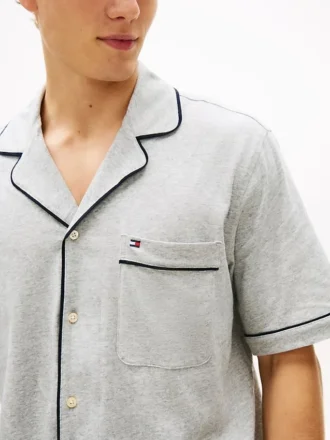 Set met shirt met korte mouwen en korte pyjama Set met shirt met korte mouwen en korte pyjama
