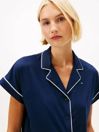 Slaapset met shirt en Shorts met contrasterende bies Slaapset met shirt en Shorts met contrasterende bies