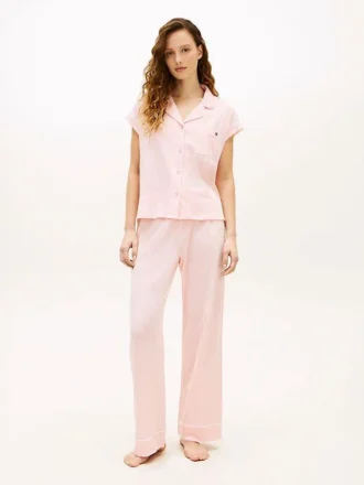 Slaapset met shirt met korte mouwen en broeken Slaapset met shirt met korte mouwen en broeken