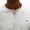 Slaapshirt van suède jersey met Henley-kraag
