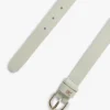 Slanke leren riem met monogram in reliëf Slanke leren riem met monogram in reliëf
