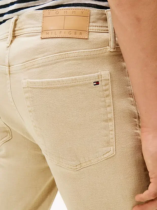 Slim-fit Jeans, in de massa geverfd Slim-fit Jeans, in de massa geverfd