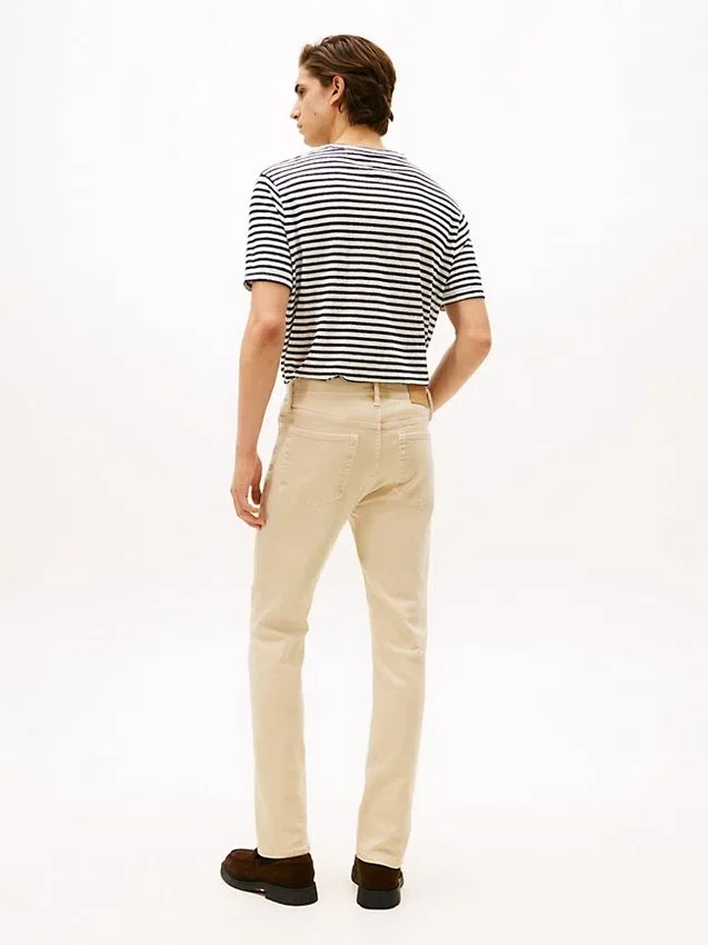 Slim-fit Jeans, in de massa geverfd Slim-fit Jeans, in de massa geverfd