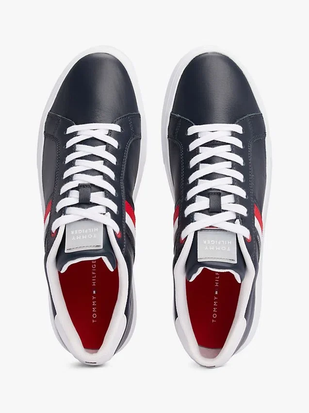 Sneaker met gestreepte leren cupzool Sneaker met gestreepte leren cupzool