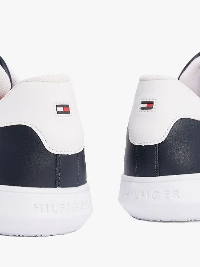 Sneaker met gestreepte leren cupzool Sneaker met gestreepte leren cupzool
